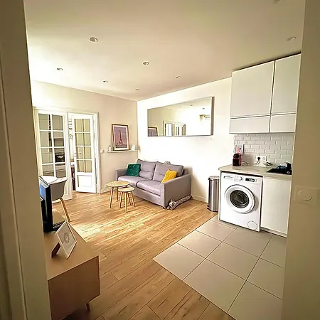 Apartment Modern & *